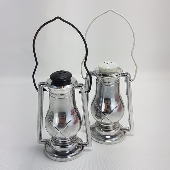 Vintage Salt and Pepper Swinging Lanterns by Davis Retro Collectible with Box - Picture 15 of 16